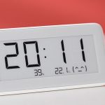 Xiaomi table clock on E Ink measures the temperature and humidity