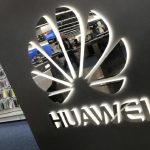 "يا أبل ، نحن الأفضل!": اخترق Huawei تويتر لكتابة الإهانات