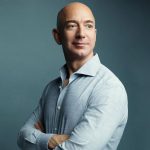 Forbes qualifie le PDG d'Amazon Jeff Bezos de perdant milliardaire de l'année