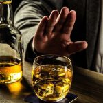 Die Ärzte sagten, wie Alkohol das Coronavirus beeinflusst