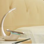 Nillkin Phantom: Veilleuse de designer sans fil à 15 $