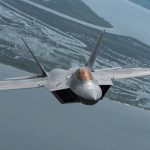 Super-maneuverability of the American fighter F-22 captured on video