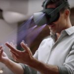 Un dispozitiv capabil să simuleze atingerea în realitatea virtuală