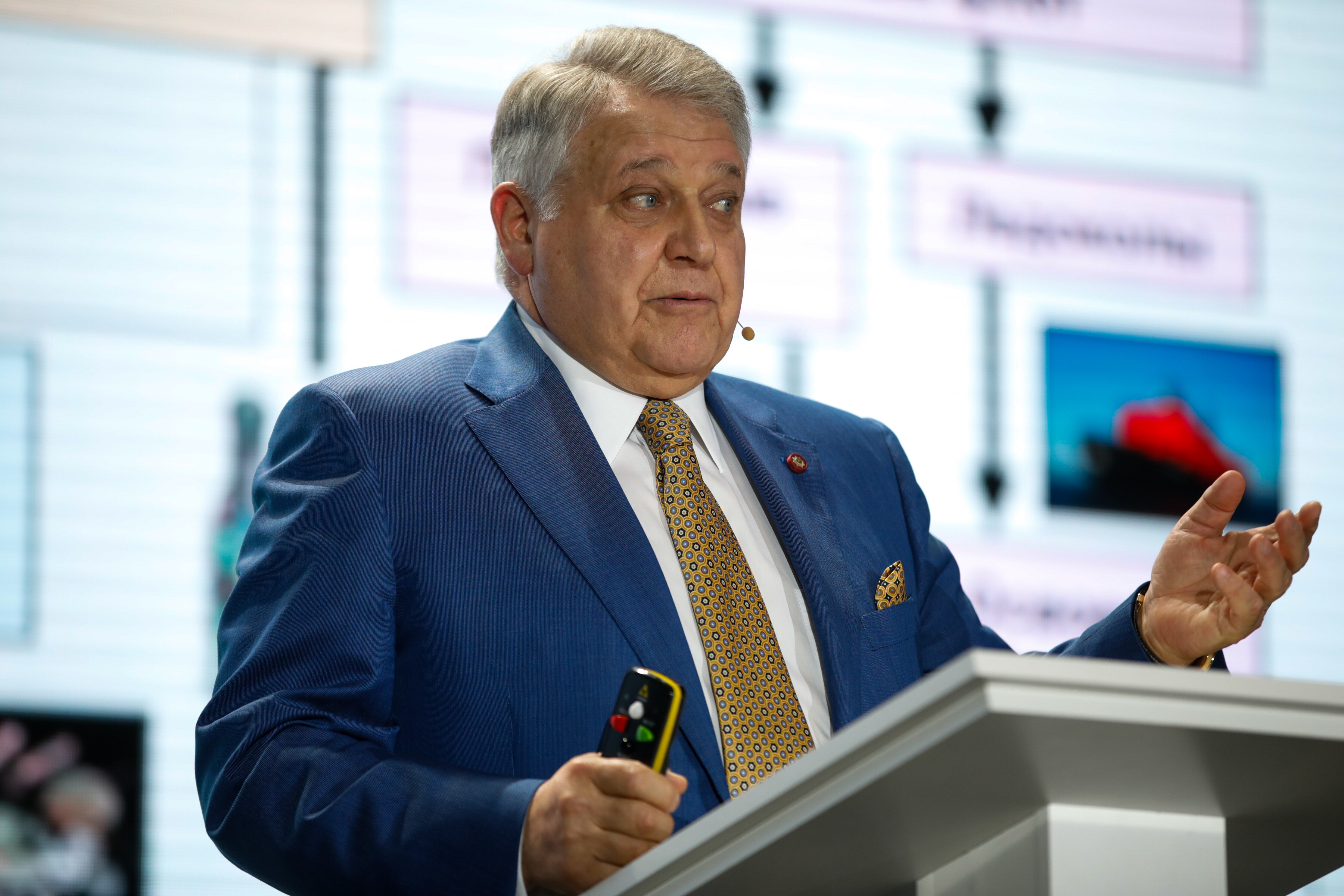 Ковальчук директор курчатовского института. Ковальчук курчатовский институт. Глава курчатовского института ковальчук. Глава курчатовского института ковальчук. Ковальчук курчатовский институт.