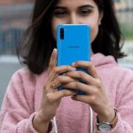 You just do not laugh, but Samsung made a budget smartphone better than the latest Xiaomi
