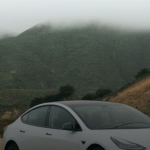 Tesla va instala radare pentru a urmări copiii rămași într-o mașină închisă