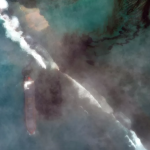 Uită-te la o cană de ulei lângă Mauritius. Puteți vedea chiar din spațiu!