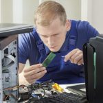 A computer foreman from St. Petersburg took 370 thousand rubles from a client