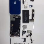 iPhone 12 byl demontován poprvé