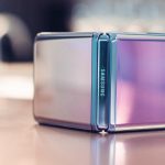 Samsung foldable smartphones break in the cold