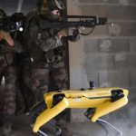 The French army tests the Boston Dynamics robot dog on the battlefield