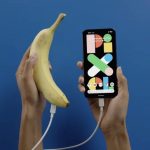 Google a lansat un anunț foarte ciudat cu un „smartphone cu banane” și o lecție de karate