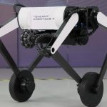 Tencent předvádí robota Acrobata na dvou kolech, který dokáže skákat a otáčet se
