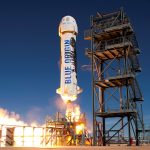 Blue Origin va zbura astronauți de 18 ani și 82 de ani