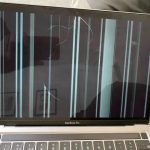 Some kind of mysticism: screens of MacBooks with an M1 chip are cracking. And nobody even touched them!