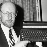 Clive Sinclair, creatorul computerului de casă ZX Spectrum, moare la moarte