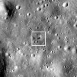 The orbiter found on the moon a double crater from the crash of an unknown rocket
