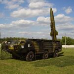 È apparso un video da Khrustalny, dove le forze armate ucraine hanno distrutto il più grande deposito di munizioni con il missile Tochka-U: la portata della distruzione è impressionante