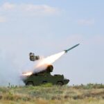 Зенітно-ракетний комплекс «Оса» збиває російський безпілотник «Орлан-10» (відео)