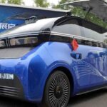 صنعت الصين سيارة ذاتية القيادة بدون عجلة قيادة ، يتم شحنها من الطاقة الشمسية