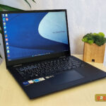 Revizuire ASUS ExpertBook B7 Flip (B7402FEA): un laptop corporativ de vârf cu un șasiu robust