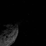 Bennu überraschte die Wissenschaftler erneut. Die Oberfläche des Asteroiden sieht aus wie eine Grube mit Plastikkugeln
