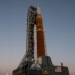 Soon again to the moon: NASA announced the dates of the flight of a huge rocket to the satellite