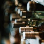 يبتكر العلماء زجاجة ذكية للنقل الآمن للنبيذ الباهظ الثمن