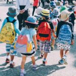 Studiu: Copiii japonezi învață să meargă puțin diferit decât alții