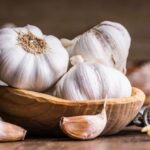 When garlic becomes poisonous to humans