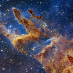 التقط جيمس ويب صورًا مذهلة لأعمدة الخلق التي تبعد 6500 سنة ضوئية عن الأرض