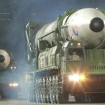 قال كيم جونغ أون بعد الاختبار الناجح للصاروخ الباليستي العابر للقارات هواسونغ -17 إن كوريا الديمقراطية تريد الحصول على سلاح نووي ذي قوة غير مسبوقة.