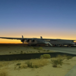 From the largest aircraft in the world will launch hypersonic devices during the flight