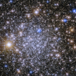 انظر إلى العنقود النجمي المتلألئ في صورة تلسكوب هابل الفضائي