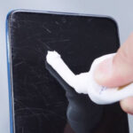Xiaomi пояснила на відео, чи допоможе зубна паста від екранних подряпин