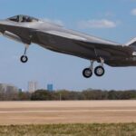 Le chasseur de cinquième génération F-35A Lightning II devra faire face à une réparation de 76 millions de dollars après la collision d'un aigle