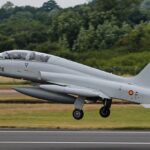 L'Espagne investit 40 millions d'euros pour moderniser 19 chasseurs Northrop F-5B, ce qui prolongera la durée de vie des avions jusqu'en 2030